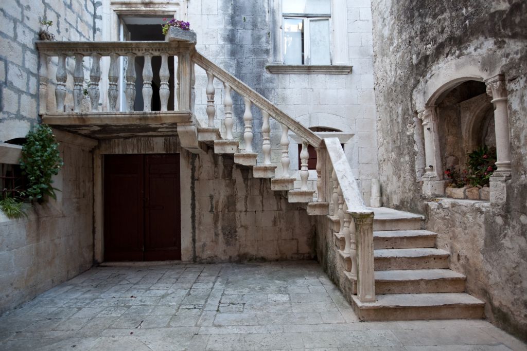 Steps in the old town of Korƒçula