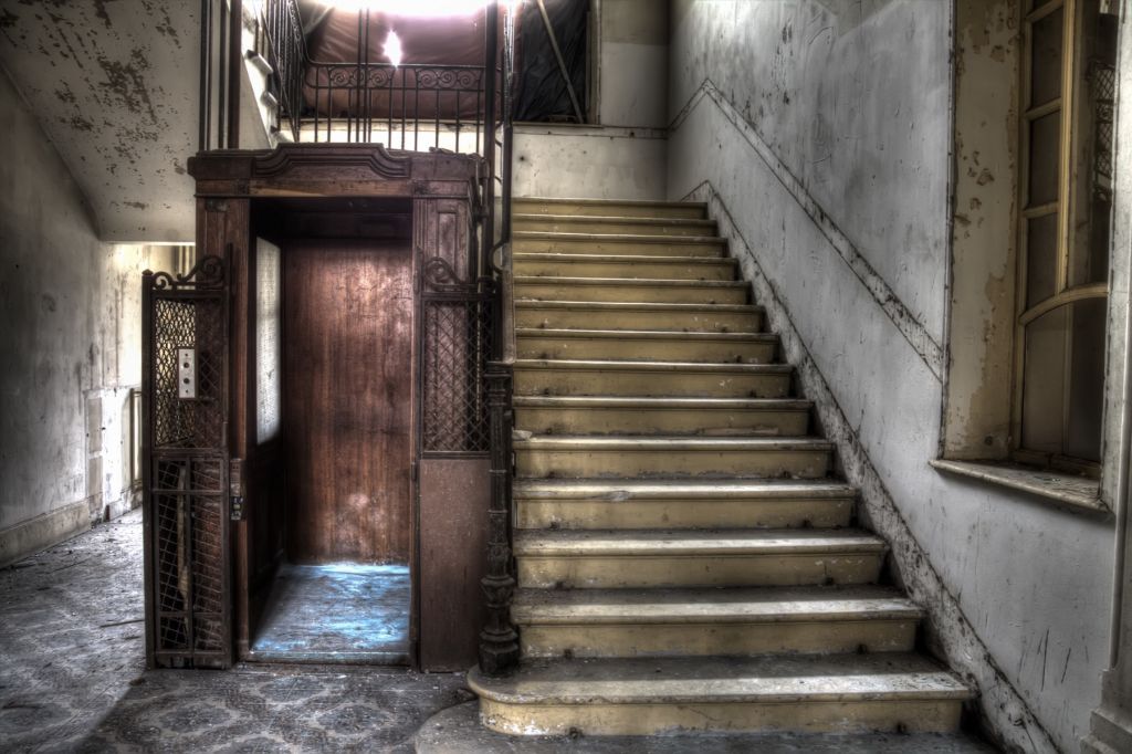 Abandoned wooden cage lift