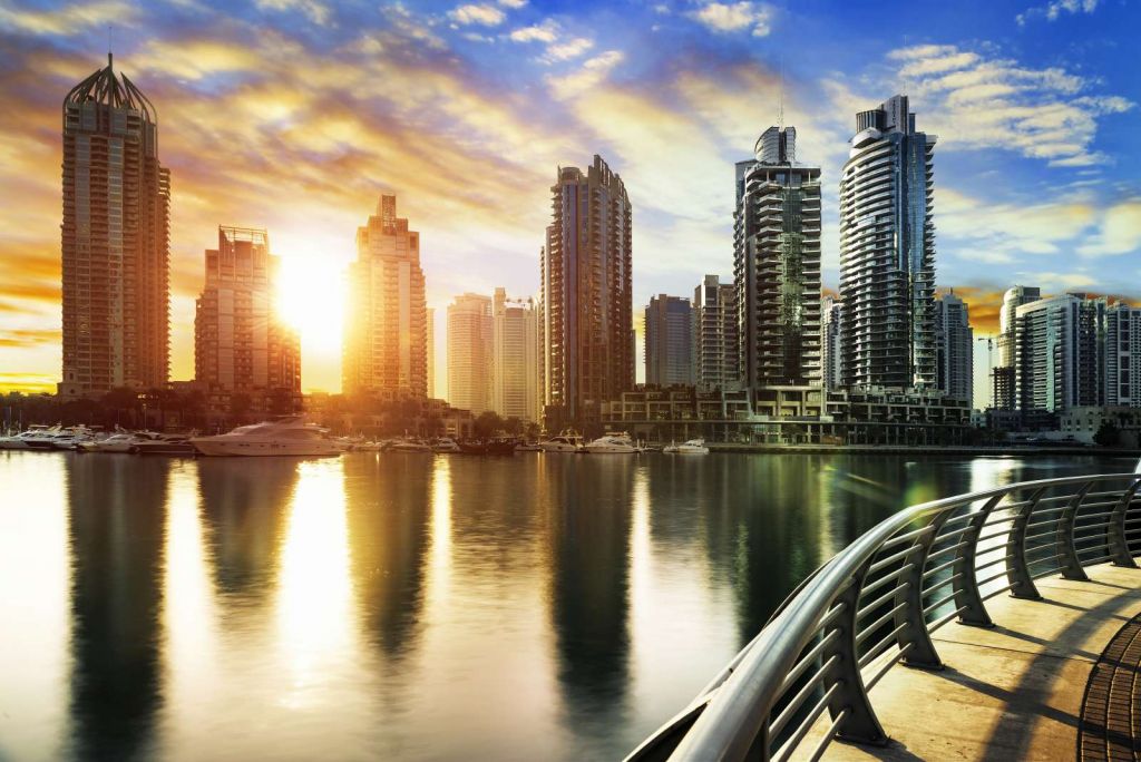 Dubai Marina bij zonsopkomst