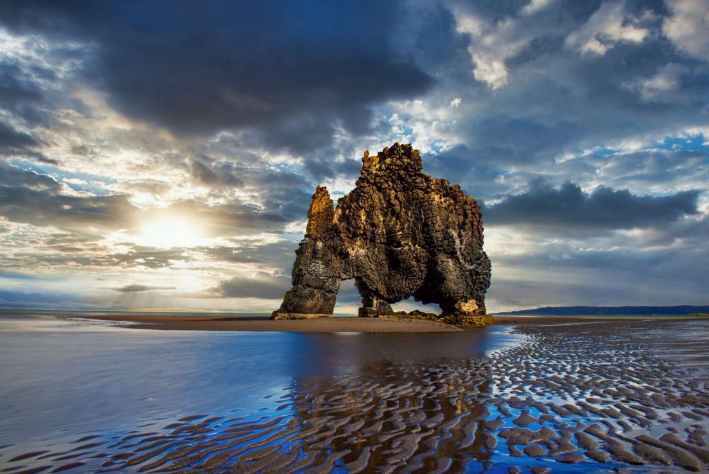 Hvítserkur rots in IJsland
