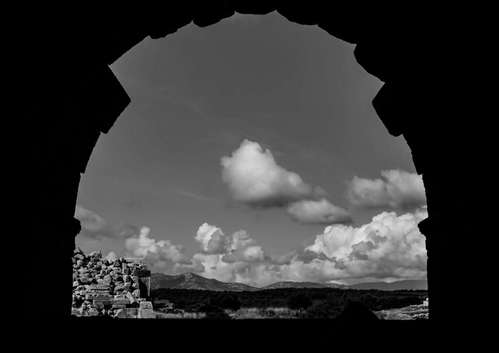 Patara Antique Theatre in zwart-wit