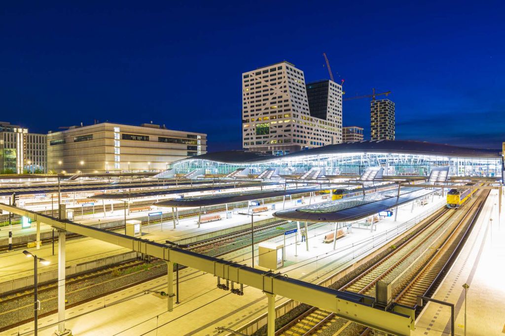 Utrecht Centraal Station in de avond