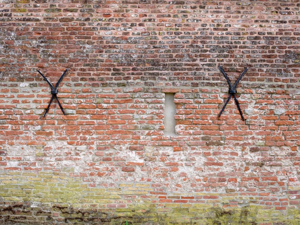 Wall anchors 