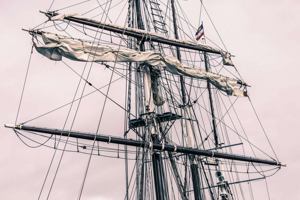 Sailing mast