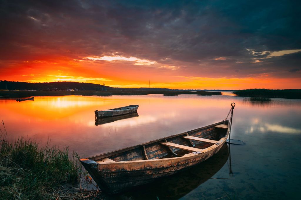 Sunset boats