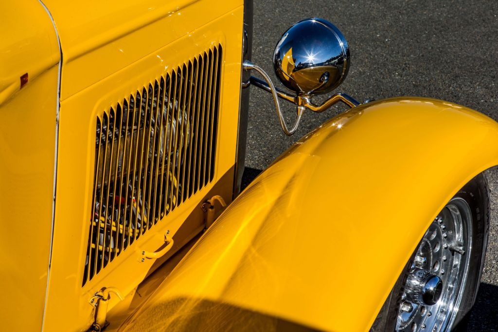 Detail old yellow bus
