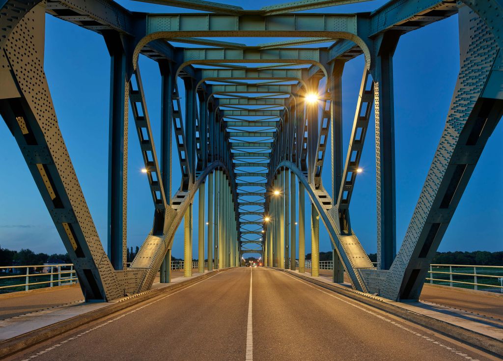 Steel arch bridge