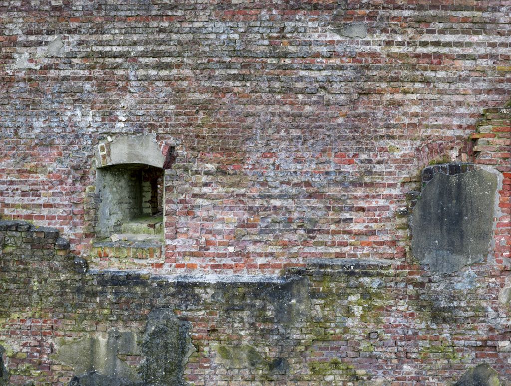 Gelaagde bakstenen muur