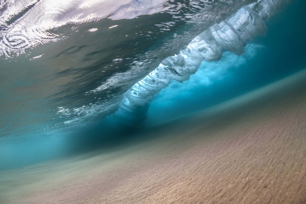 Underwater wave