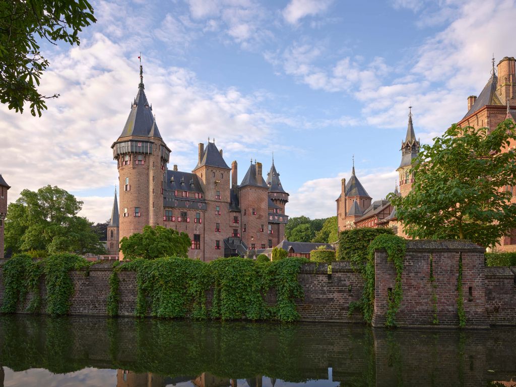 Castle de Haar from the water