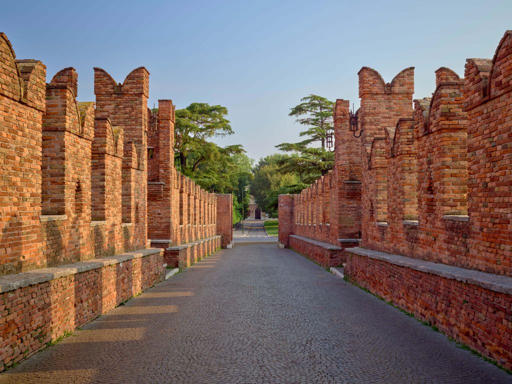 Bridge with arches