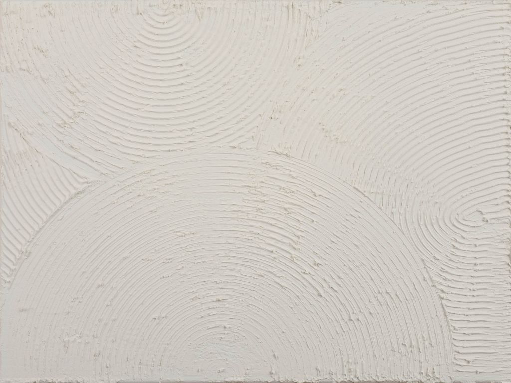 Zen circles in off white
