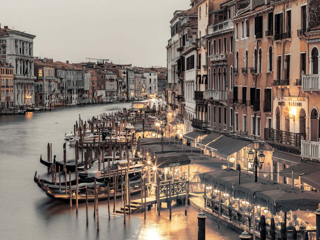 The big canal at night