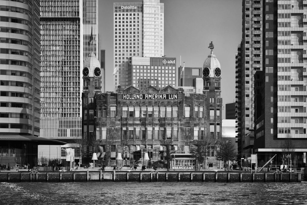 Hotel New York in black and white Rotterdam 