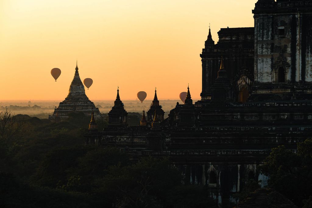 Sunrise in Bagan
