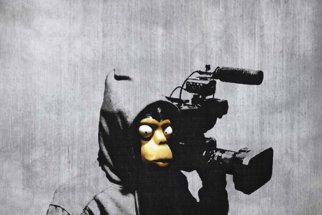 Banksy - ETTGS monkey, grey concrete