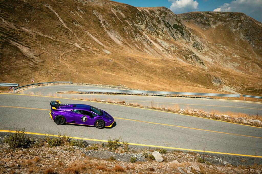 Lamborghini Huracán on mountain pass