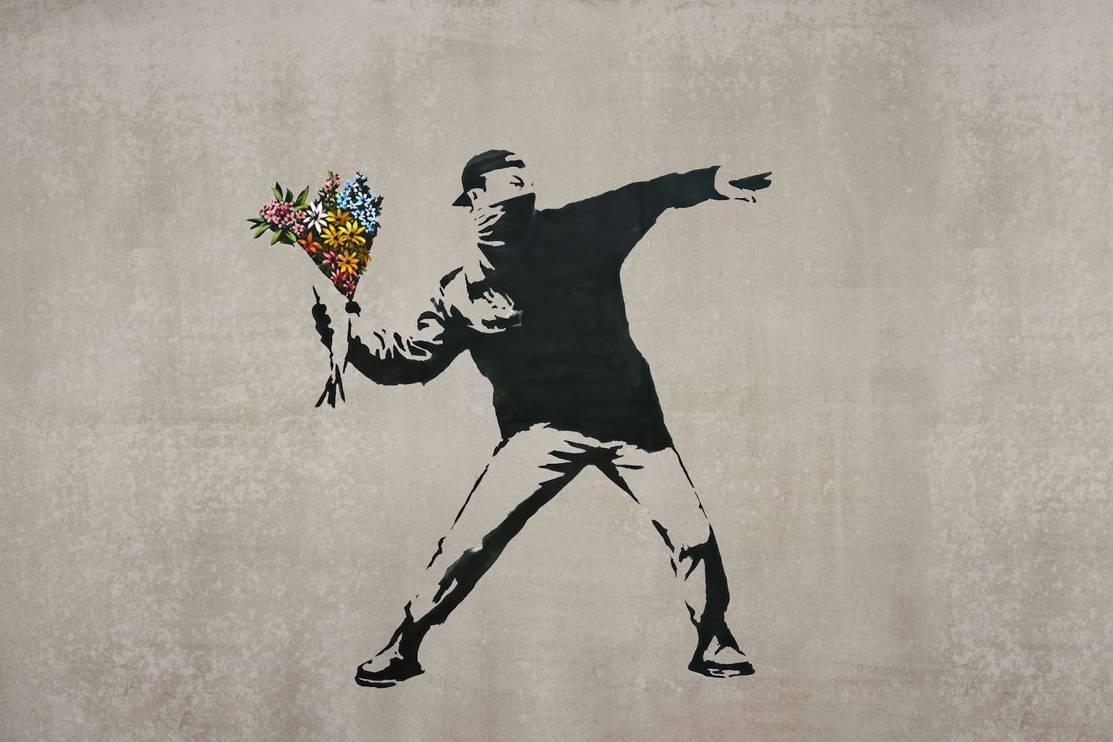 Fotobehang - Banksy - Flower thrower, soft concrete - Wallpaper
