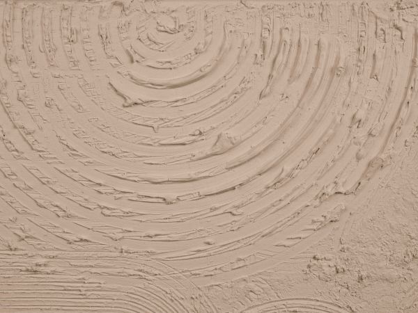 Round shapes and lines in taupe