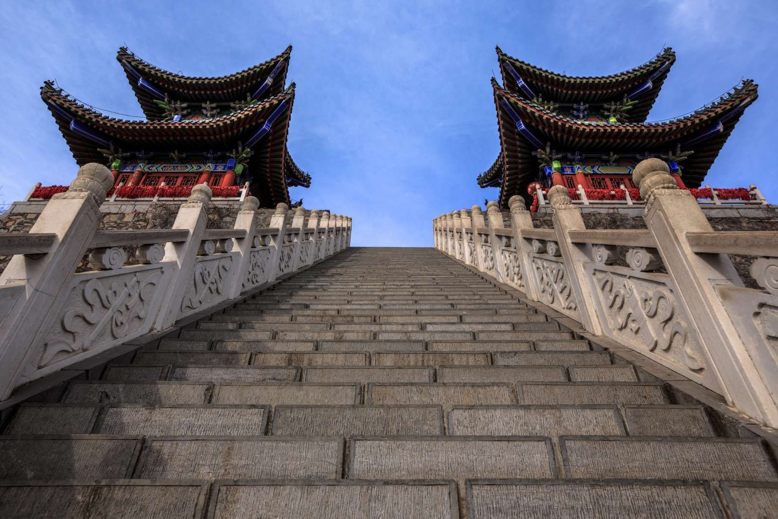 Trap naar Chinese tempel
