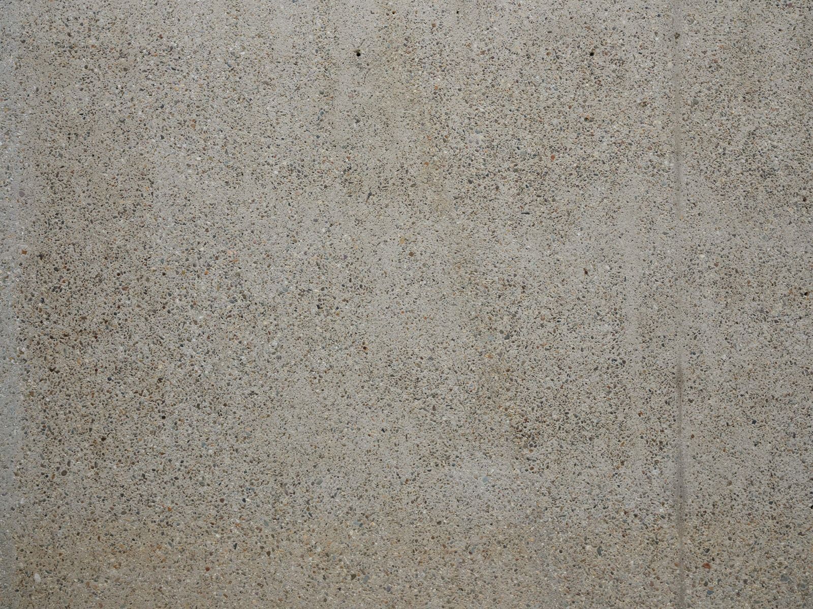 Concrete with coarse stones