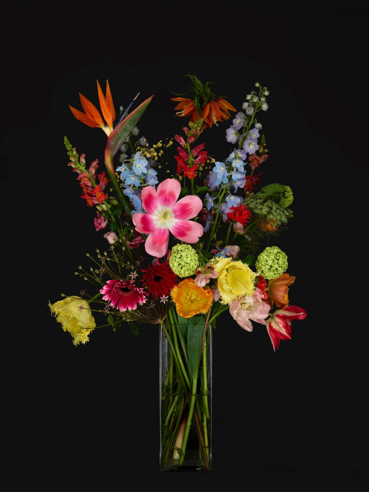 Bouquet of flowers in glass vase - Wallpaper