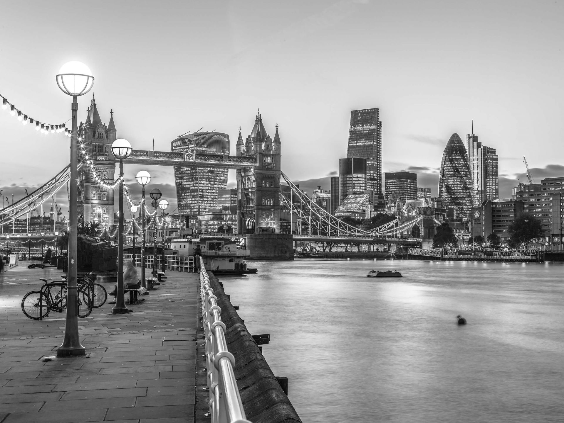 London Riverside Promenade main product photo