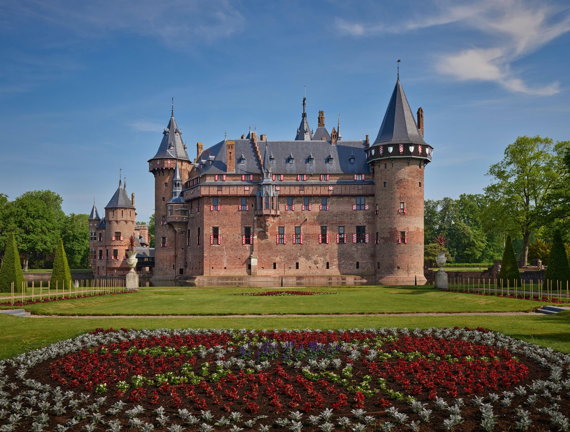 Kasteel de Haar vanaf de zijkant