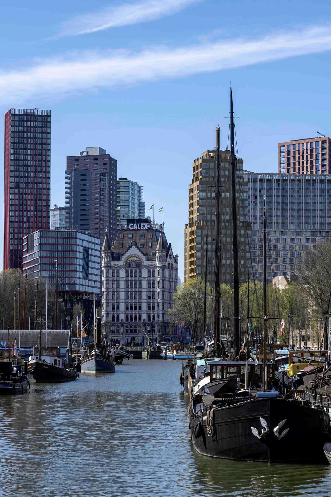 White House and Old Harbor