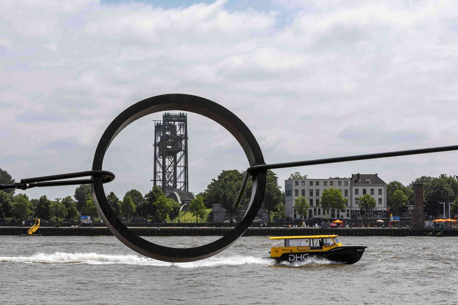 Unique Perspective on De Hef