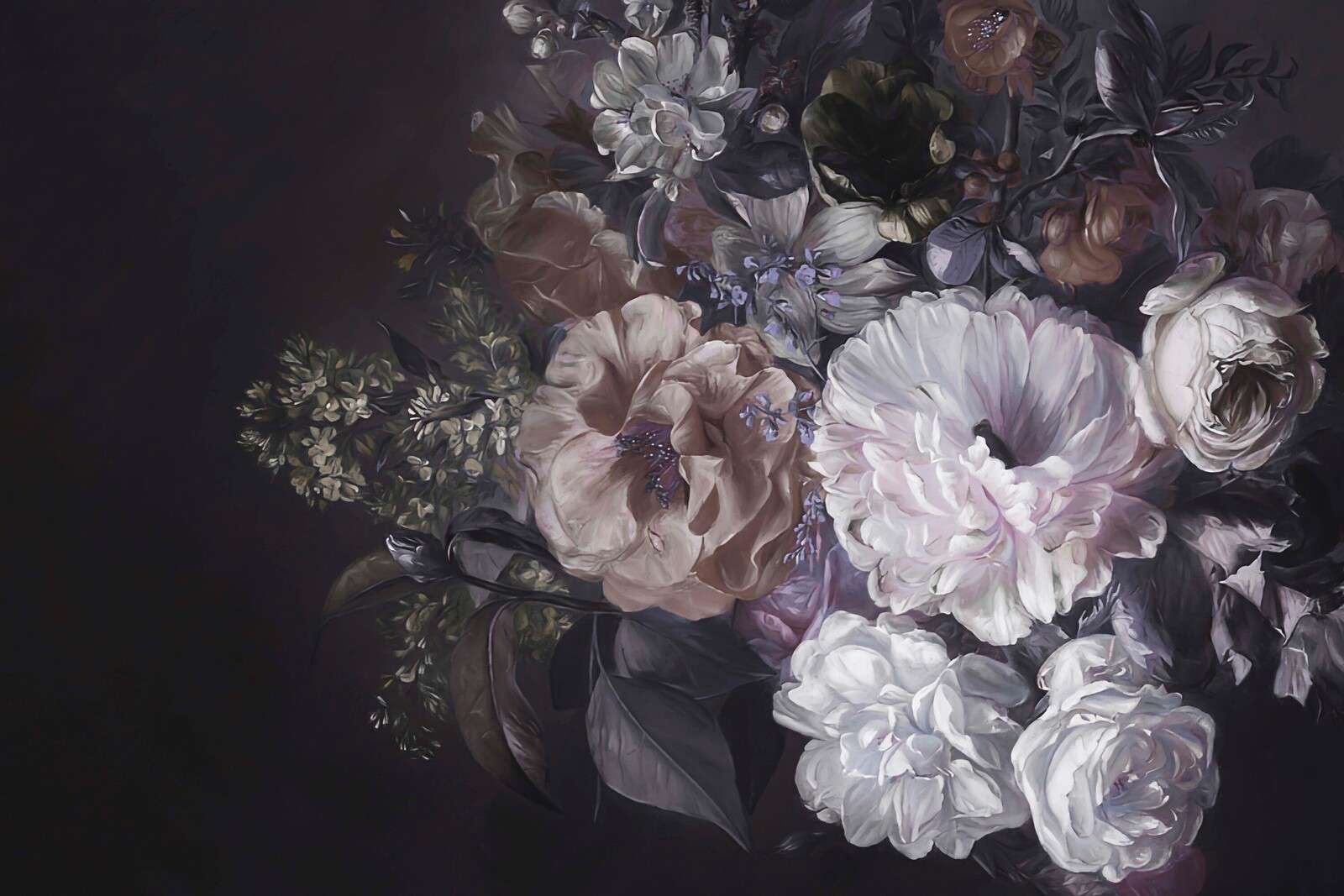 Bouquet with lilac cream