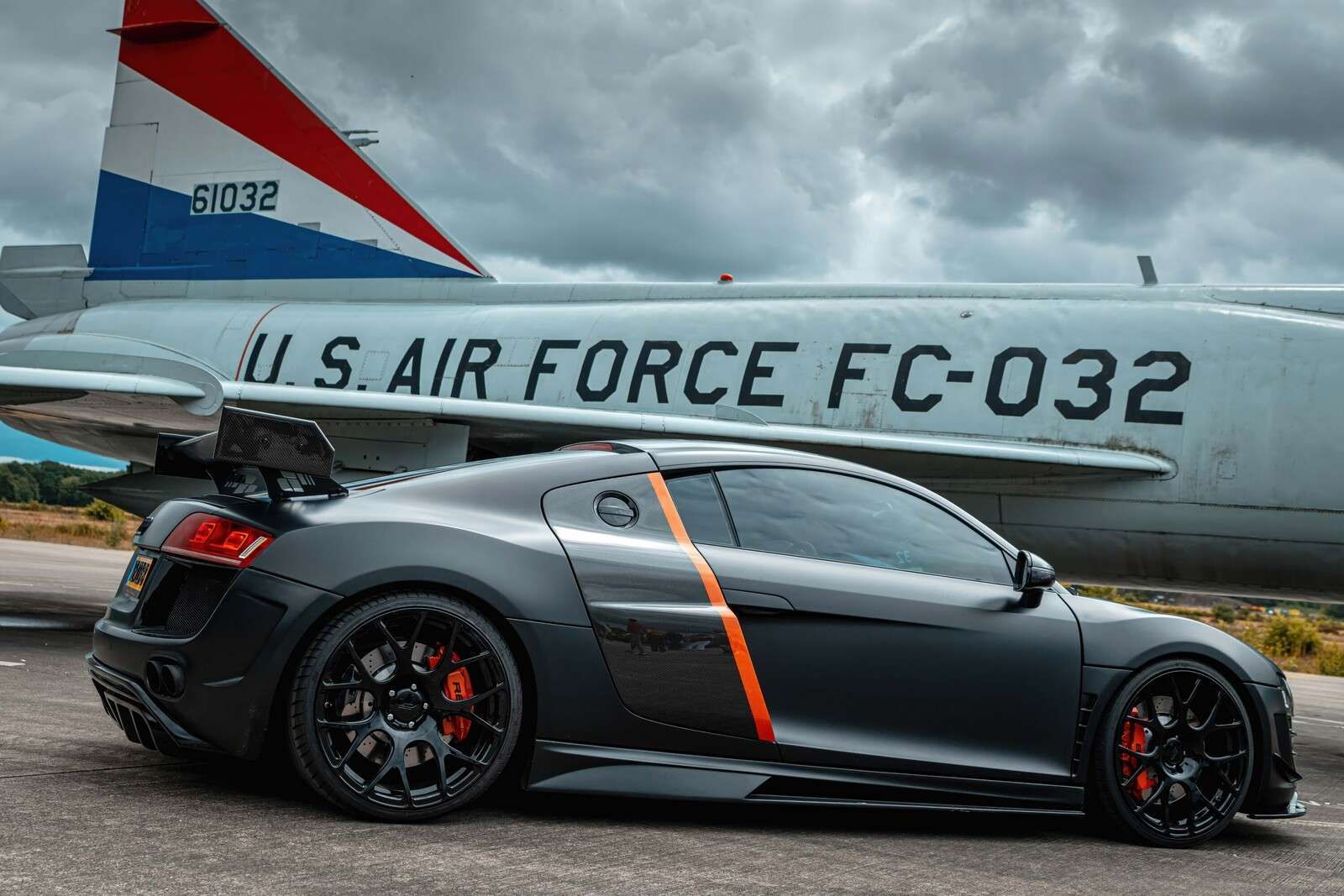 Audi R8 in stealth style