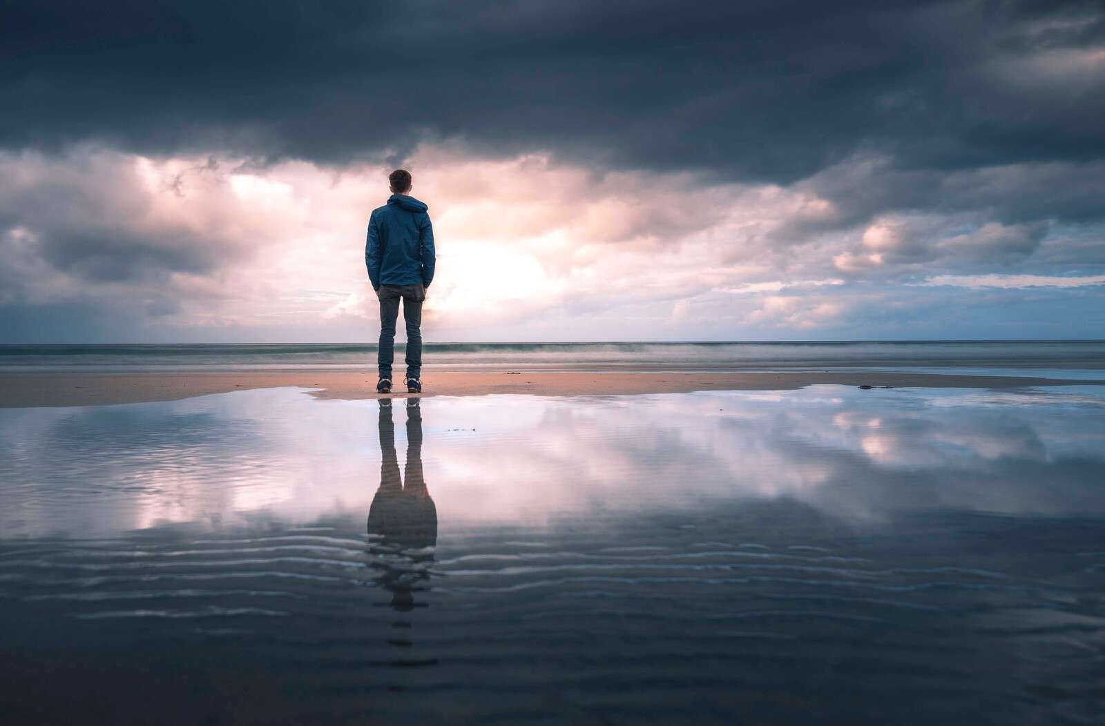 Silence on a mirror beach