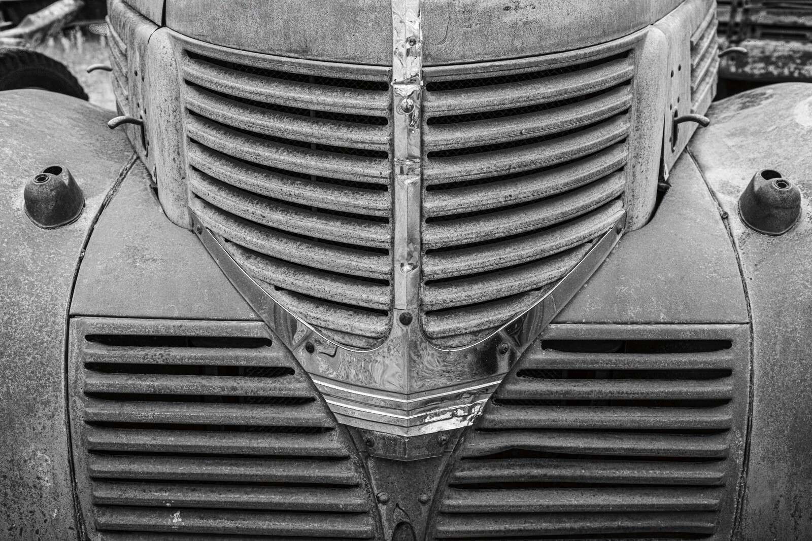 Weathered Steel And Symmetry