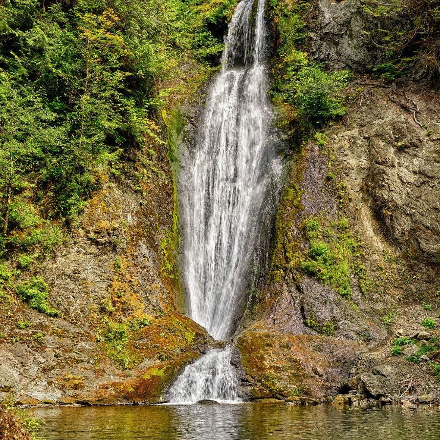 Cascade spéciale