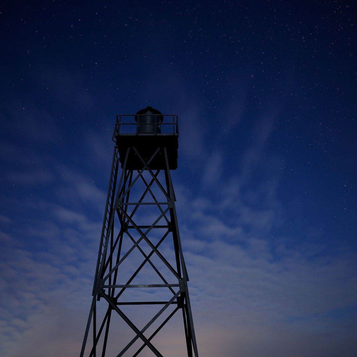 Vuurtoren in sterrennacht