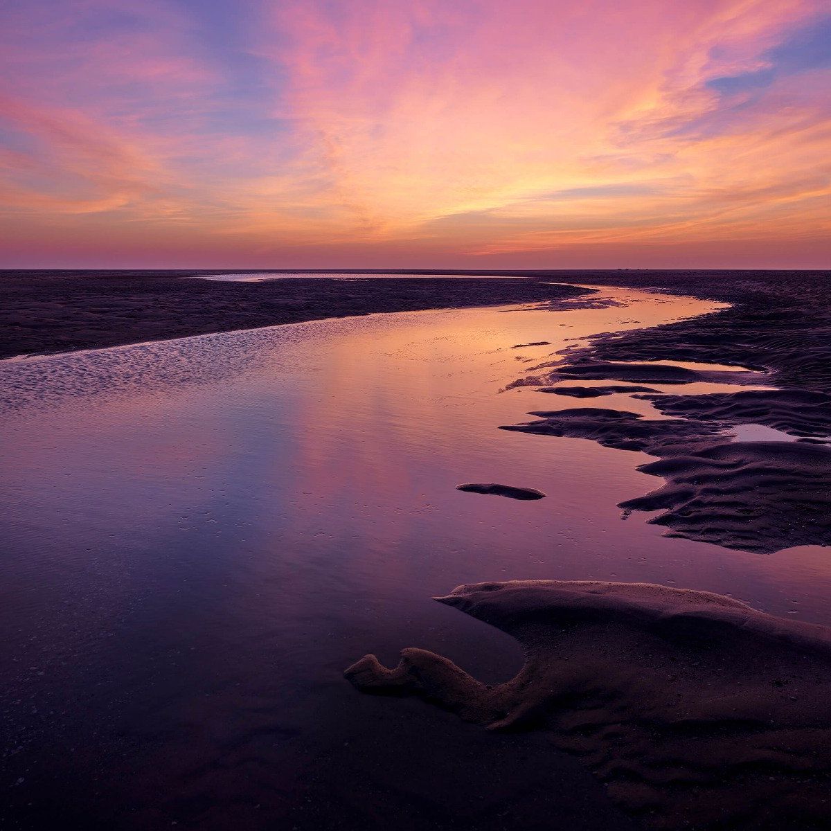 Coucher de soleil avec un air violet