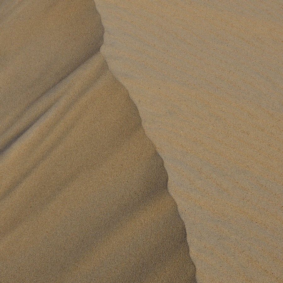 Des lignes dans le sable