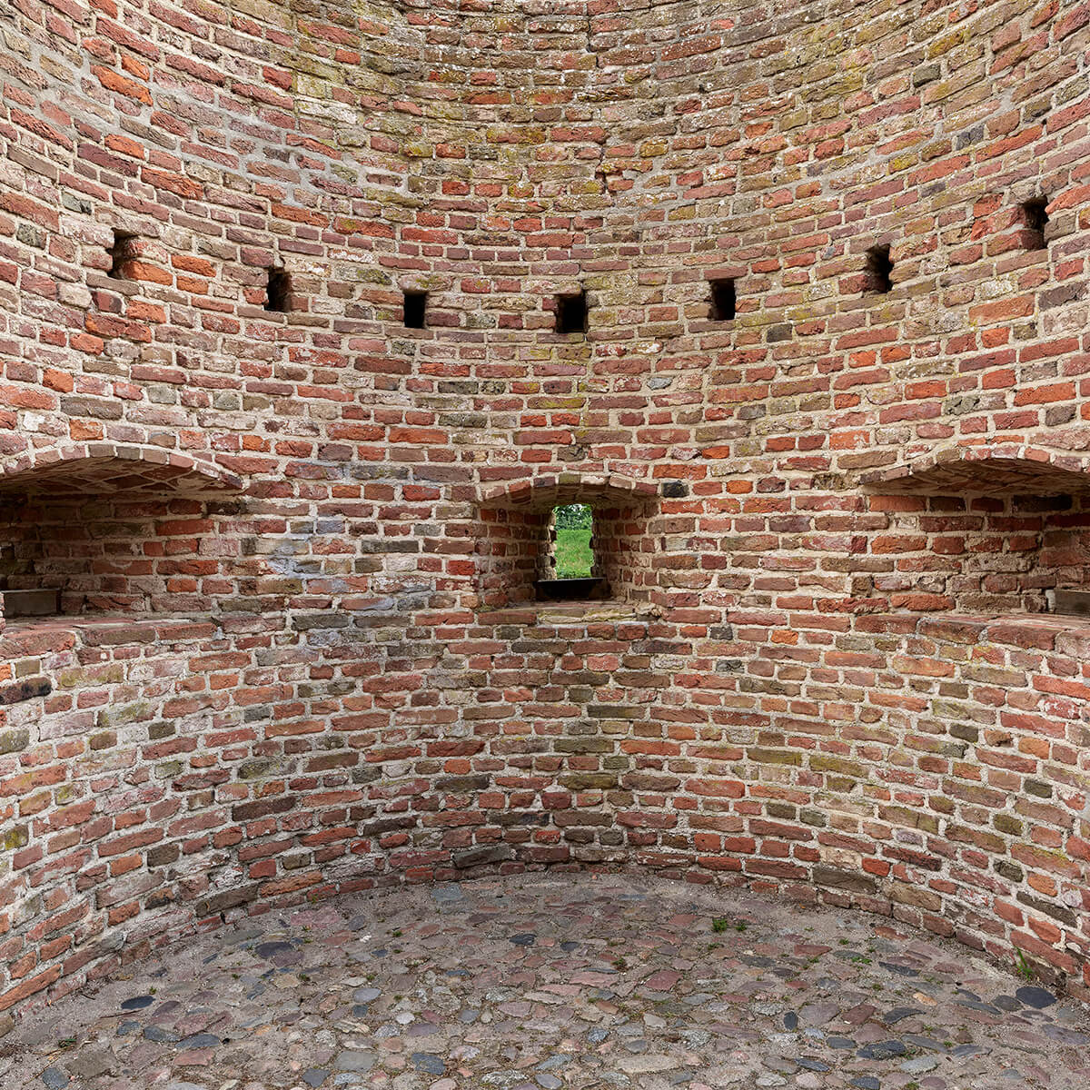 Gebogene Stadtmauer