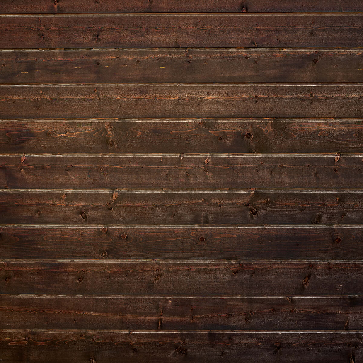 Planches de bois foncé